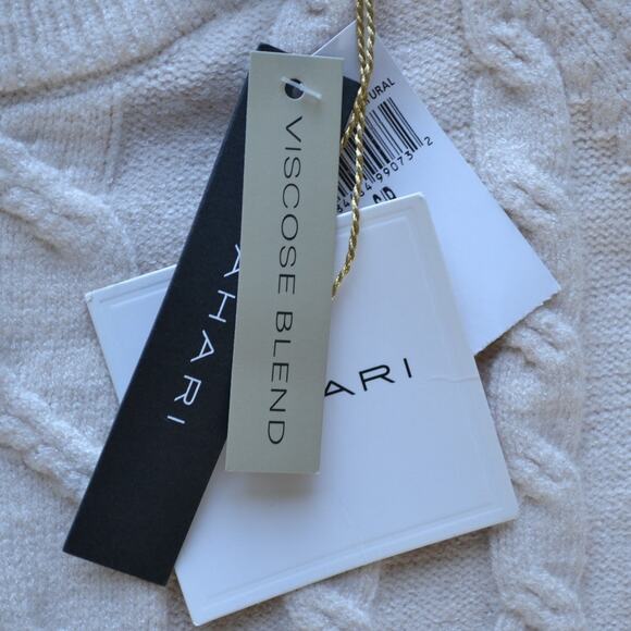 NWT Tahari Knit Chunky Winter Sweater Size Small Cream Color - Picture 3 of 4